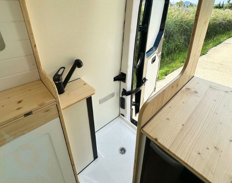 Volkswagen Crafter • 2023 • 15,000 km 12