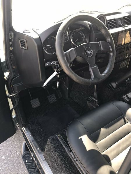Land Rover Defender • 2012 • 75,000 km 8