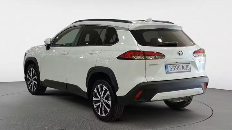 Toyota Corolla Hybrid • 2023 • 13,994 km 3