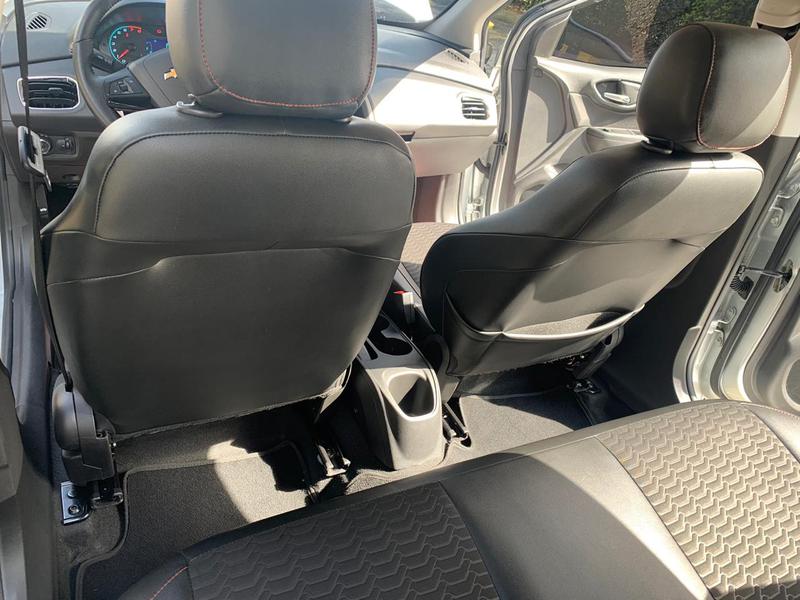 Chevrolet Onix • 2018 • 26,000 km 4