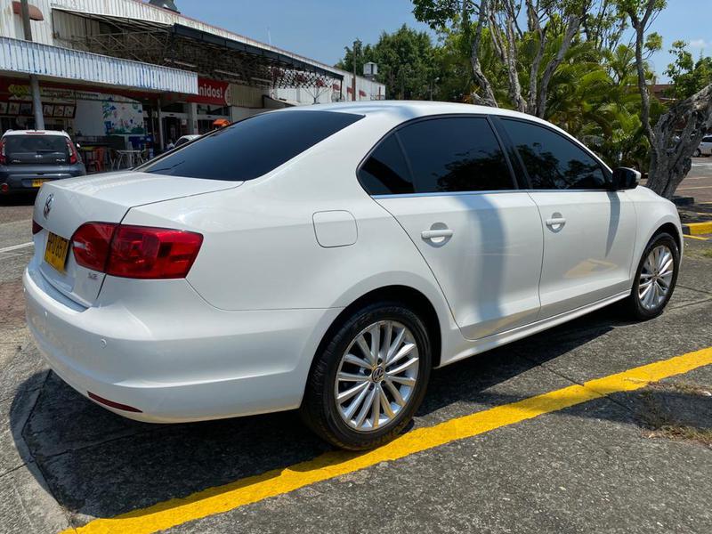 Volkswagen Jetta • 2014 • 58,000 km 3
