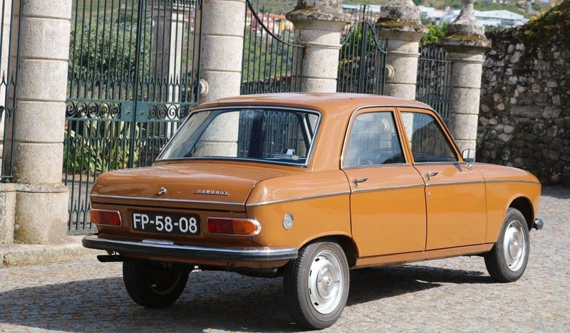 Peugeot 205 • 1980 • 90,000 km 2