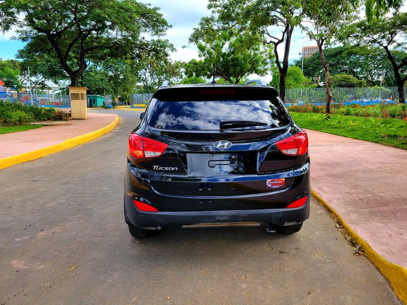 Hyundai Tucson • 2014 • 137,099 mi 7