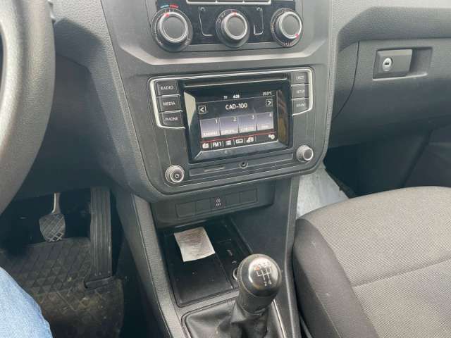 Volkswagen Caddy • 2015 • 65,738 km 10
