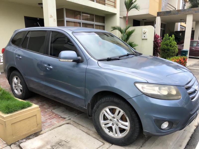 Hyundai Santa Fe • 2011 • 234 km 6