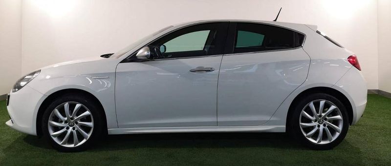 Alfa Romeo Giulietta • 2011 • 199,999 km 2