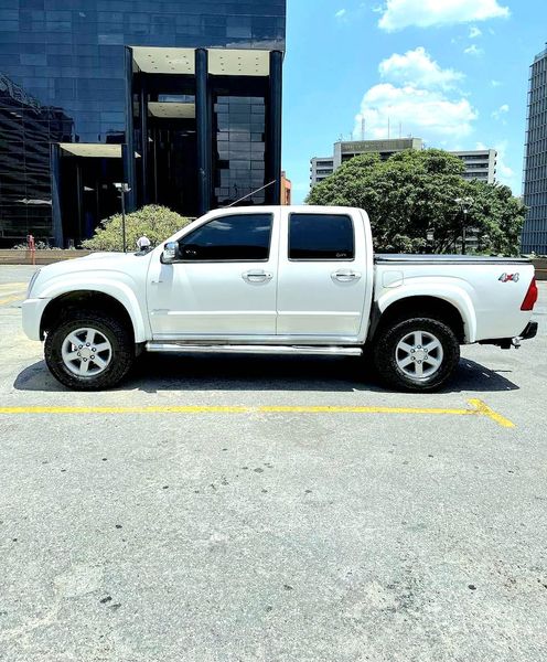 Chevrolet Luv • 2012 • 188,000 km 2