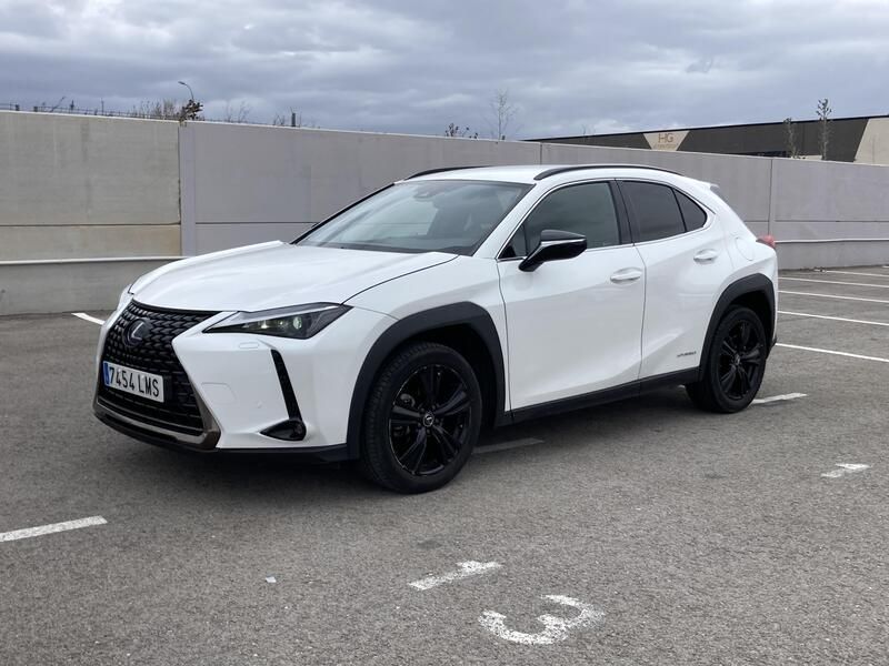 Lexus UX • 2021 • 17,143 km 1