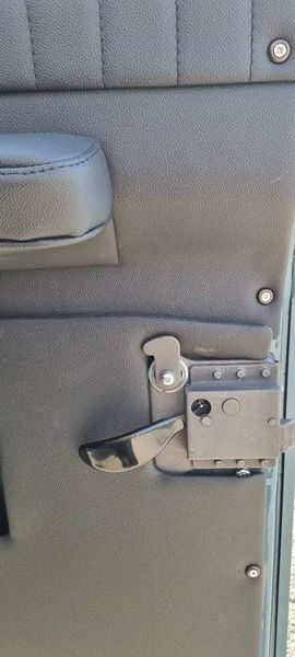 Land Rover LR3 • 1976 • 65,800 km 20