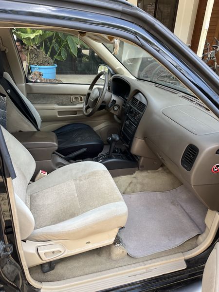 Nissan Pathfinder • 1997 • 145,000 mi 7