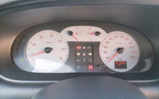 Renault Mégane • 2002 • 249,999 km 6