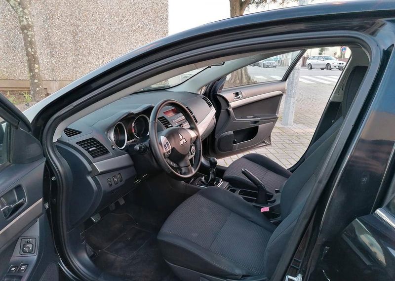 Mitsubishi Lancer • 2008 • 190,000 km 3