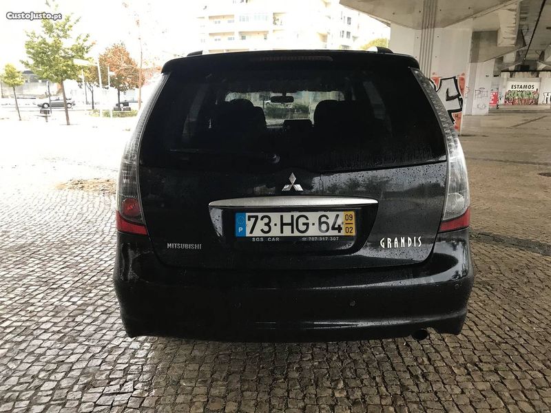 Mitsubishi Grandis • 2009 • 200,000 km 2