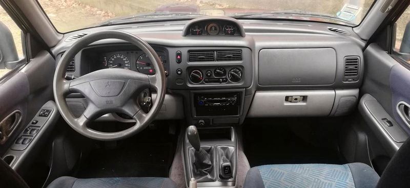 Mitsubishi Pajero • 2000 • 190,000 km 4