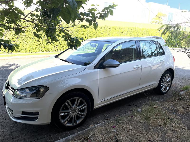 Volkswagen Golf • 2017 • 141,000 km 3