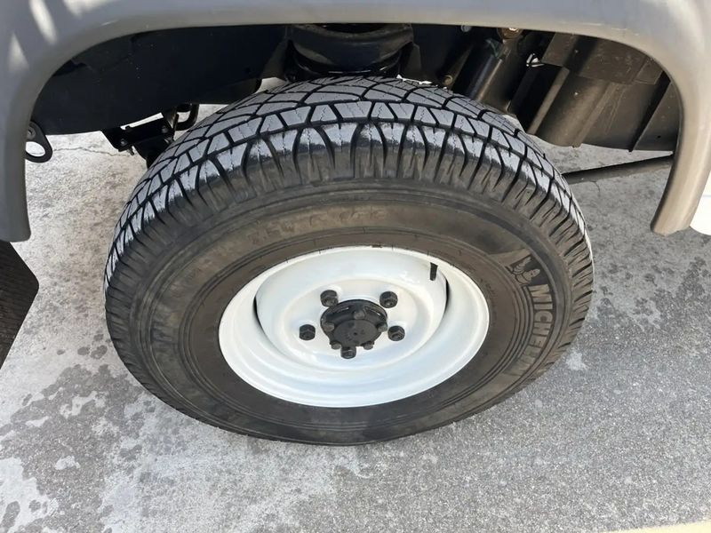 Land Rover Defender • 2016 • 53,000 km 7