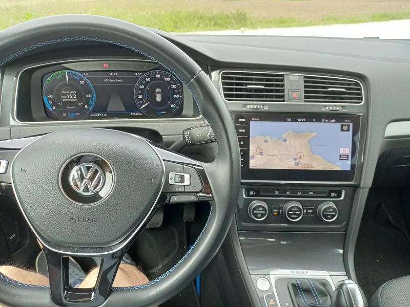 Volkswagen e-Golf • 2021 • 19,020 km 15