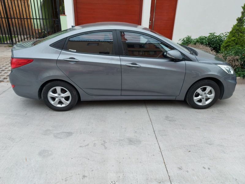 Hyundai Accent • 2015 • 63,000 km 7