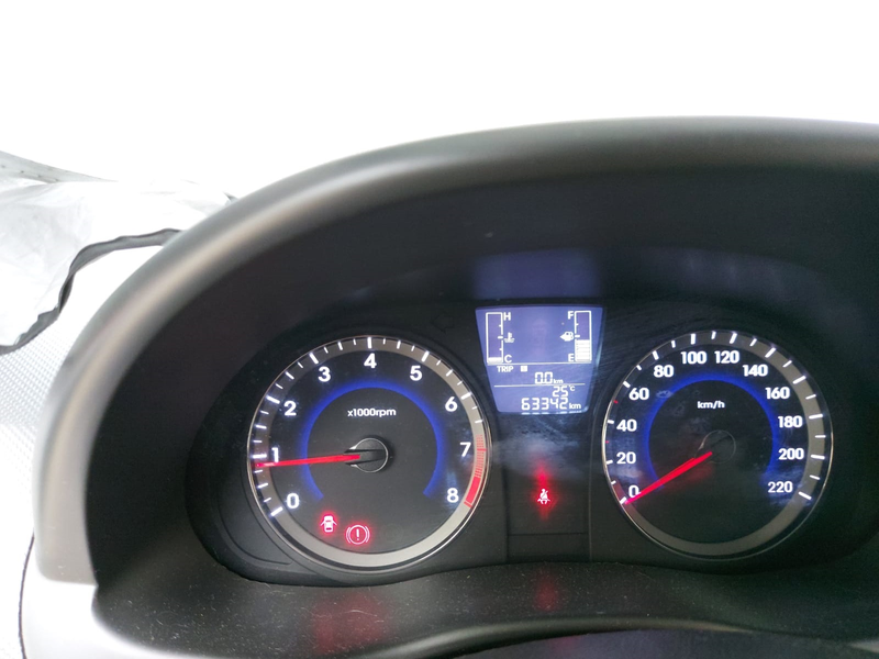 Hyundai Accent • 2015 • 63,000 km 3