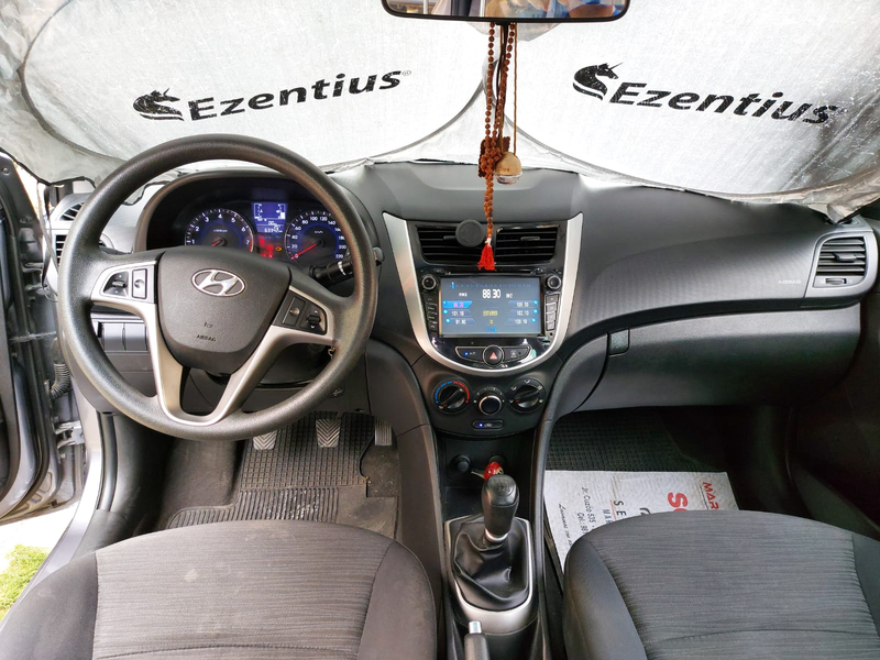 Hyundai Accent • 2015 • 63,000 km 5