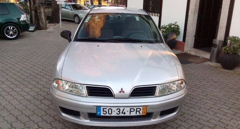 Mitsubishi Carisma • 2000 • 240,187 km 1