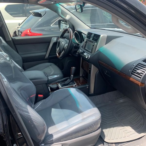 Toyota Land Cruiser • 2012 • 42 km 3