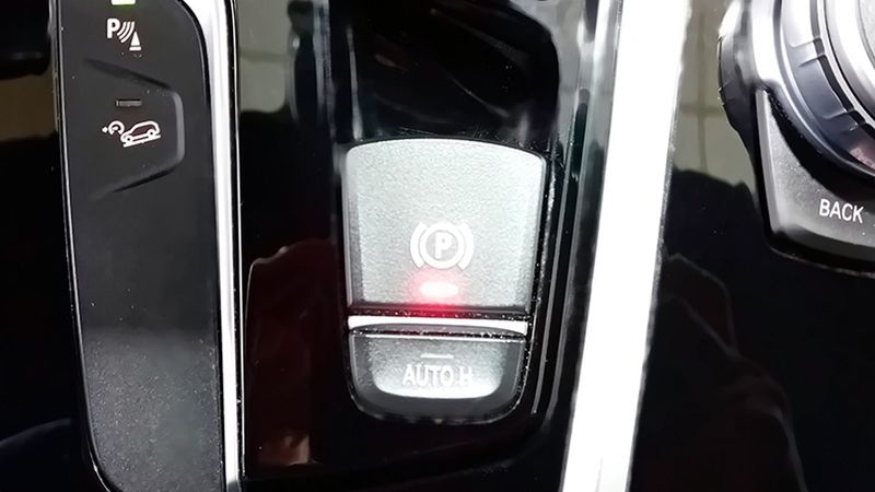 BMW X3 • 2021 • 82,545 km 11