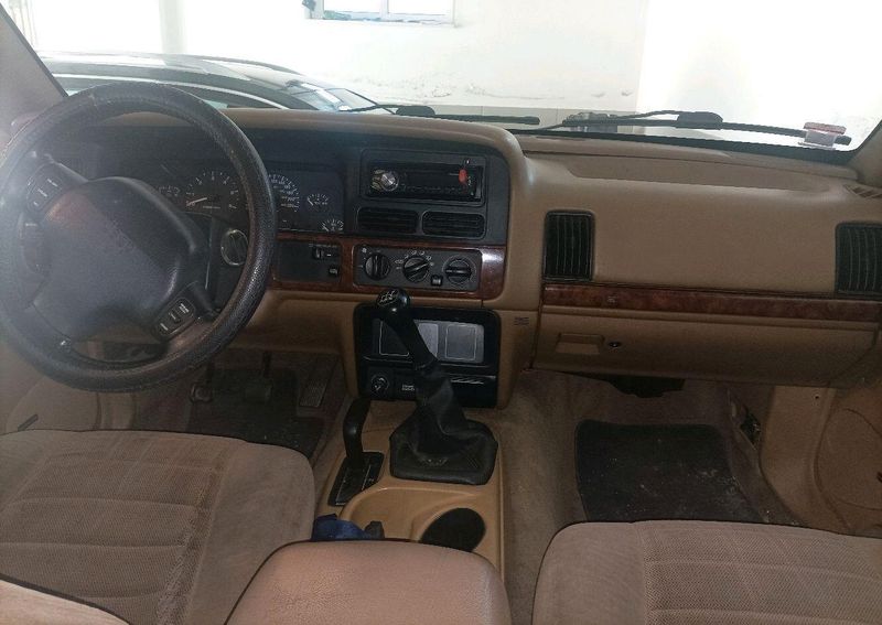 Jeep Cherokee • 1999 • 210,000 km 3