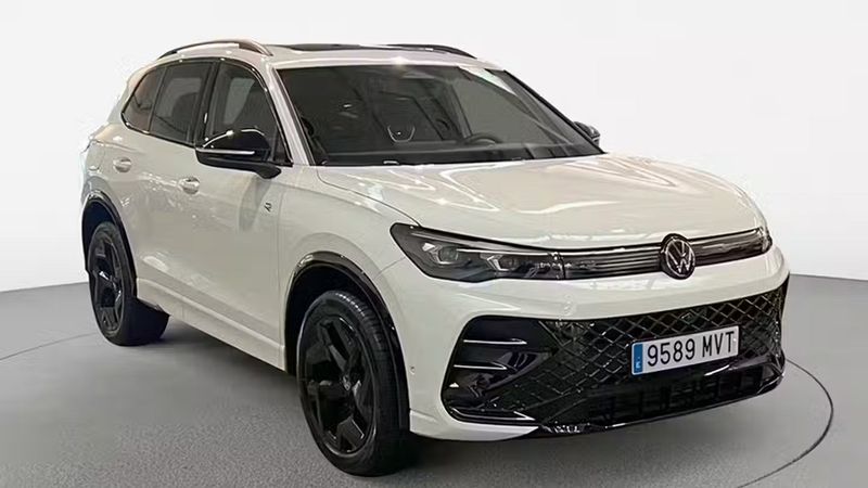 Volkswagen Tiguan • 2024 • 4,100 km 14