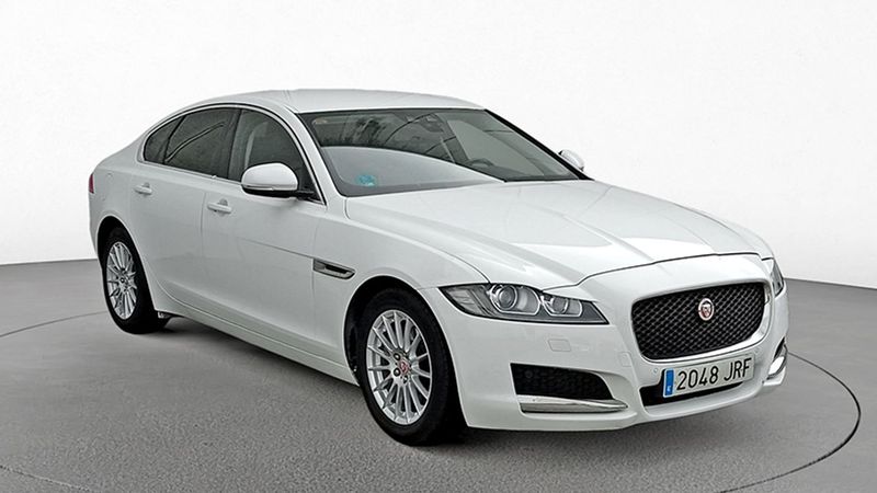 Jaguar XF • 2017 • 73,555 km 3