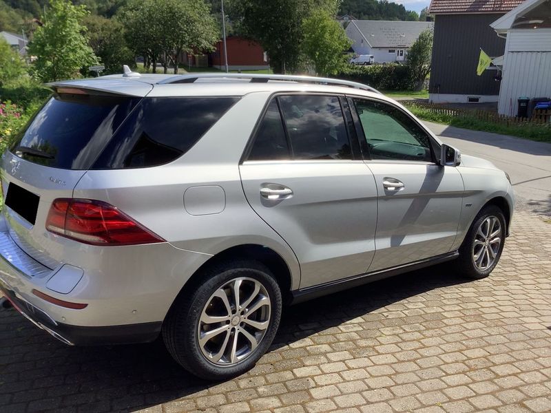Mercedes-Benz GLE • 2016 • 38,000 km 6