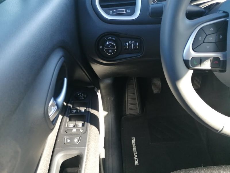 Jeep Renegade • 2009 • 176,000 km 5