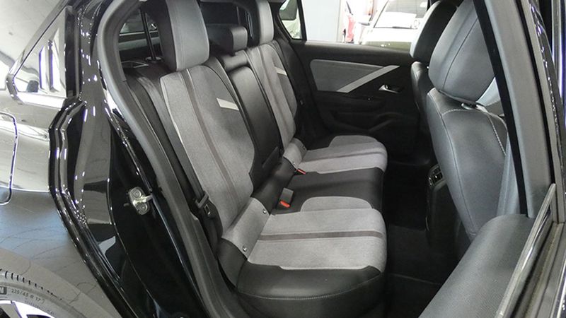 Opel Astra • 2023 • 29,710 km 8