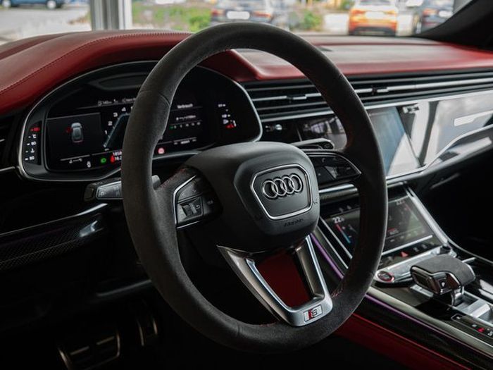 Audi SQ8 • 2021 • 88,000 km 5