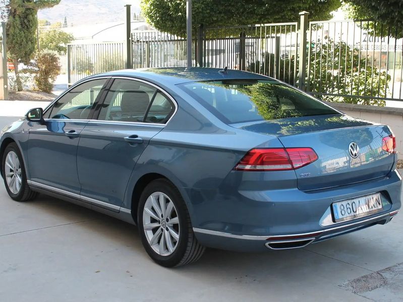 Volkswagen Passat • 2017 • 171,659 km 1