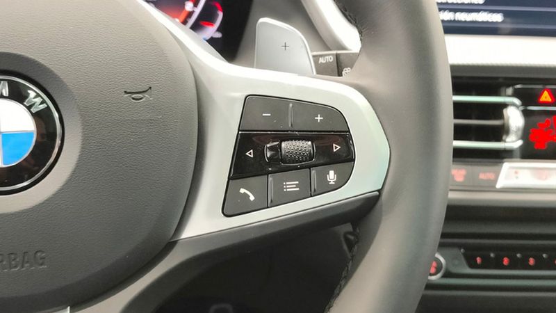 BMW 1 Series • 2024 • 3,264 km 42