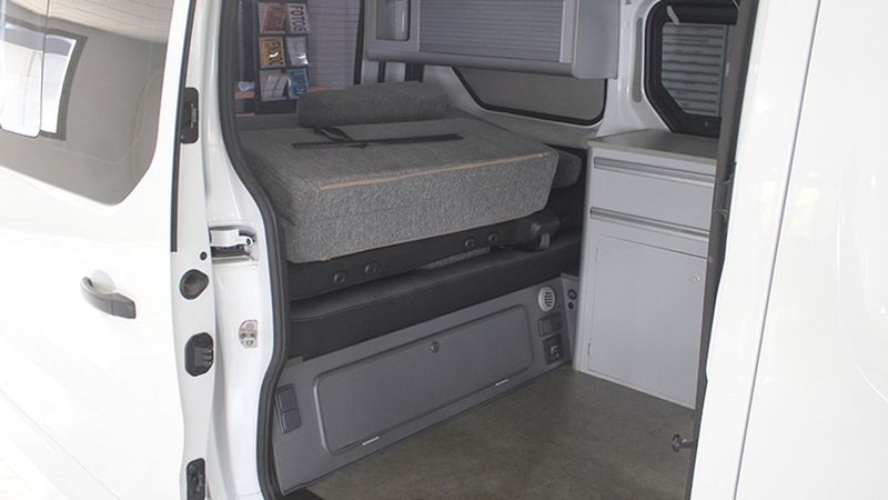 Opel Vivaro • 2019 • 49,417 km 10