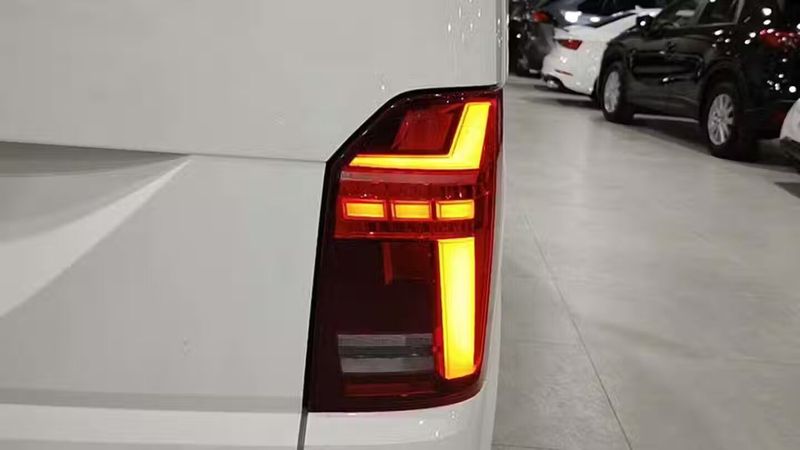 Volkswagen California • 2020 • 44,730 km 7