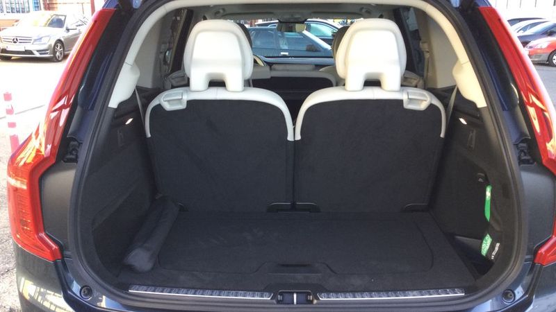 Volvo XC90 • 2023 • 12,000 km 12