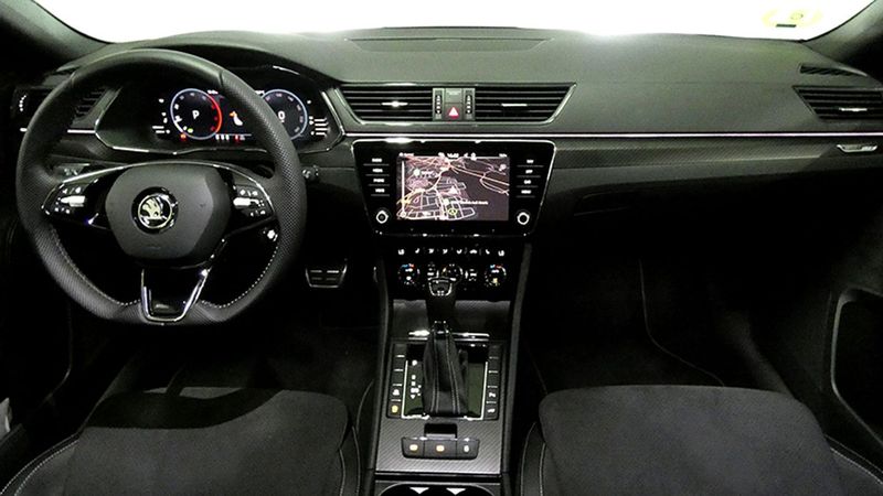 Škoda Superb • 2023 • 6,750 km 10