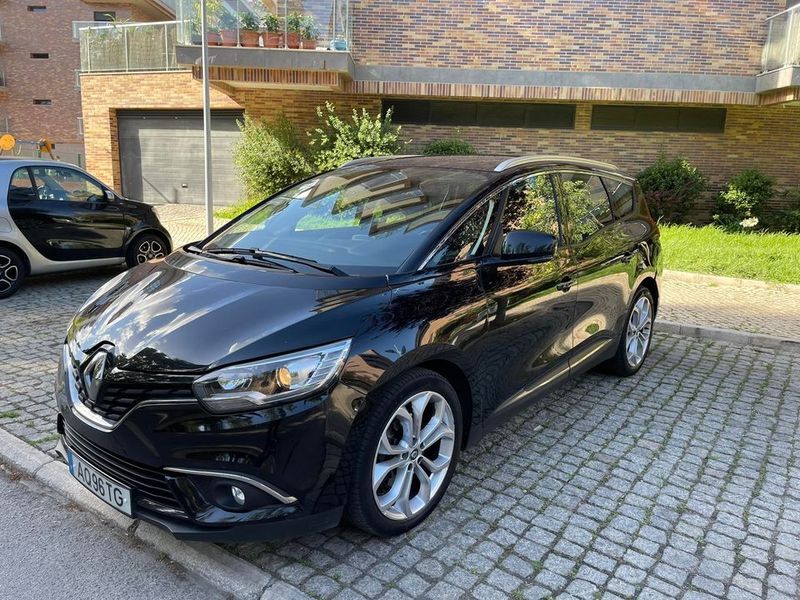 Renault Grand Scenic • 2017 • 60,000 km 2