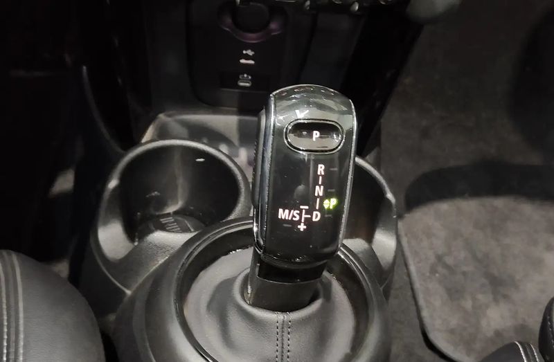 MINI Cooper Cabrio • 2023 • 37,054 km 3