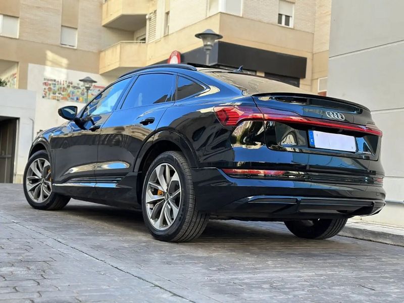 Audi e-tron • 2020 • 50,400 km 6