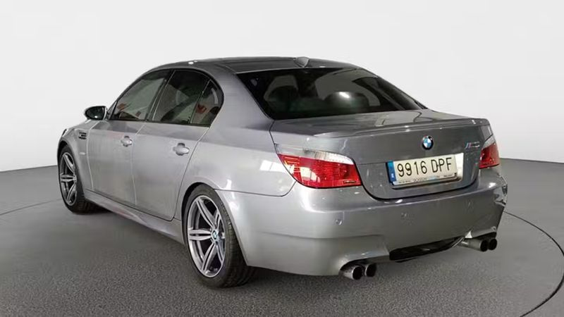 BMW M5 • 2005 • 128,123 km 3