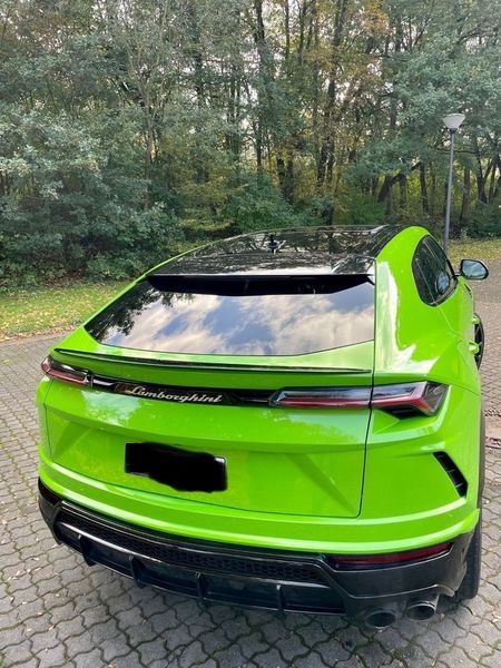 Lamborghini Urus • 2021 • 24,500 km 2