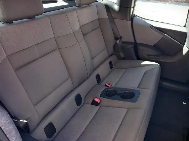 BMW i3 • 2016 • 41,700 km 4