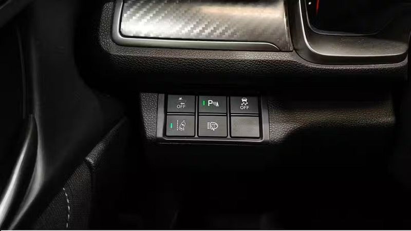 Honda Civic • 2018 • 42,804 km 8