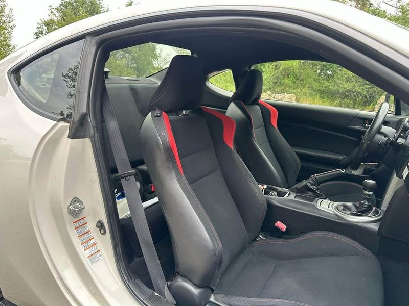 Toyota GT86 • 2014 • 156,000 km 2