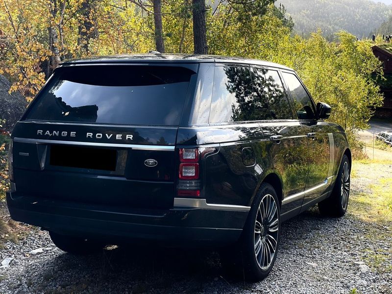 Land Rover Range Rover • 2014 • 148,000 km 3