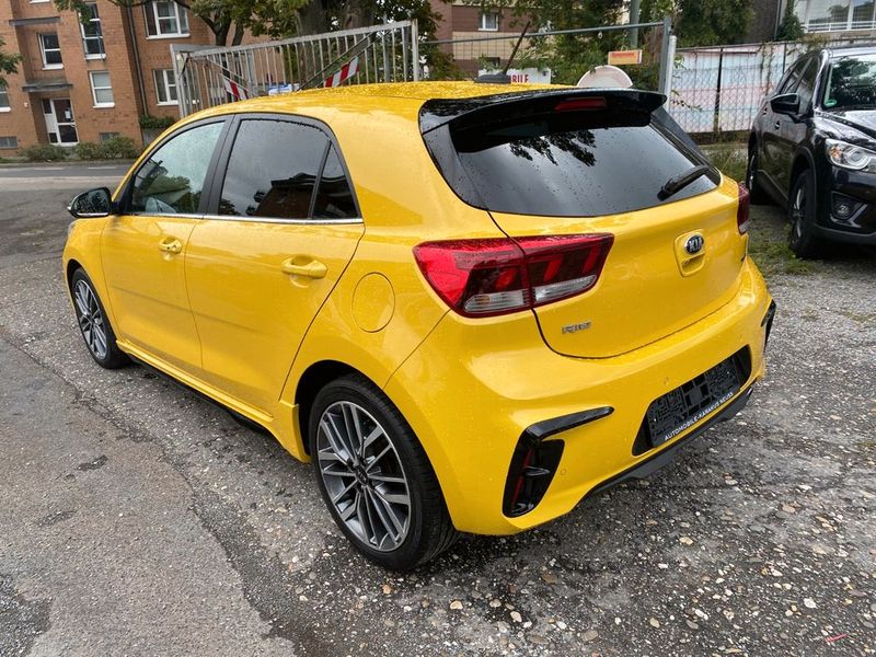 Kia Rio • 2018 • 64,402 km 4